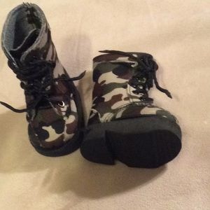 Doll boots